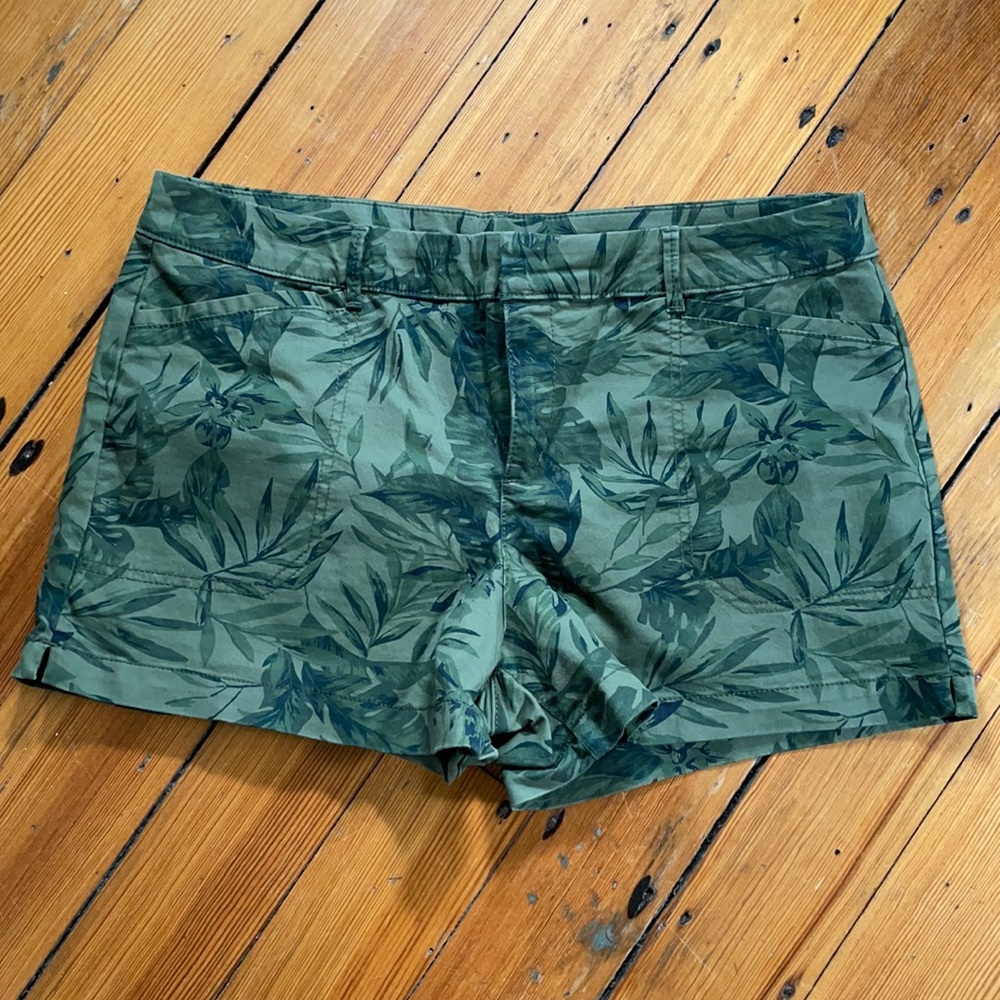 EUC Printed shorts